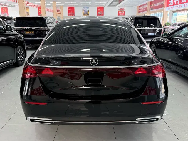 Mercedes-Benz E-Class — Фото автомобиля 5