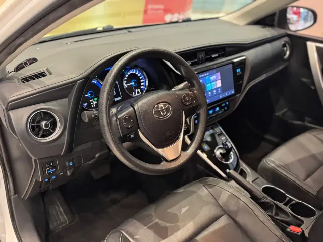 Toyota Corolla Twin Engine E+ — Фото автомобиля 8