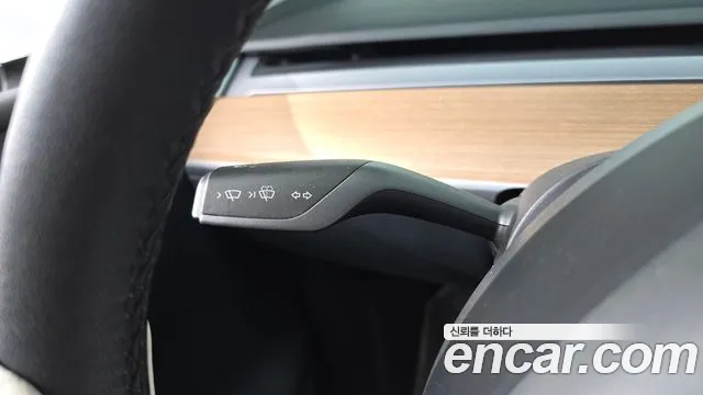 Tesla Model Y — Фото автомобиля 6