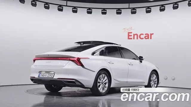 Kia K8 — Фото автомобиля 2