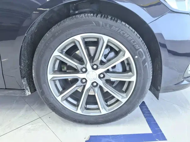 Buick LaCrosse — Фото автомобиля 6