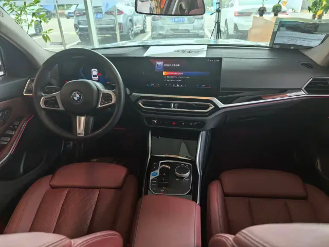 BMW i3 — Фото автомобиля 9