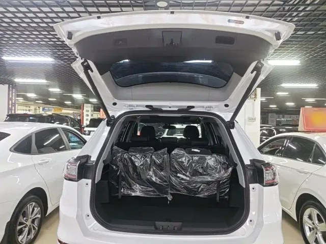 Chery Tiggo 8 — Фото автомобиля 18