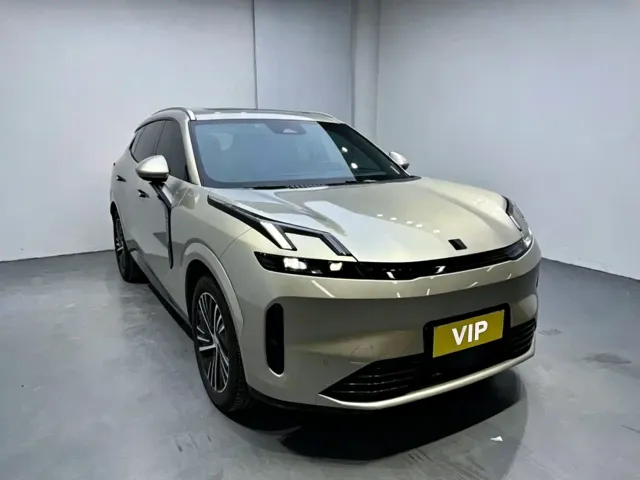 Lynk & Co 08 EM-P — Фото автомобиля 3