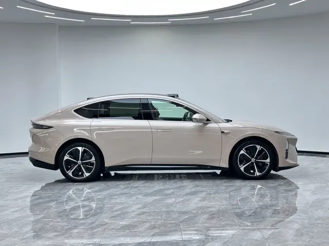 Nio ET5 — Фото автомобиля 20