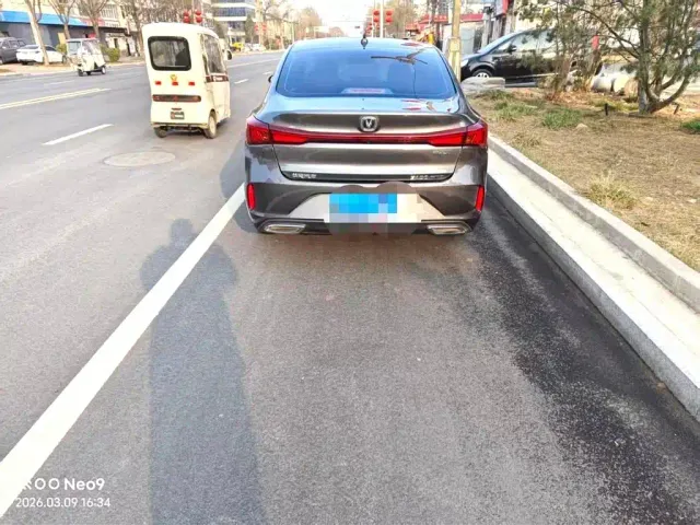 Changan Eado — Фото автомобиля 7