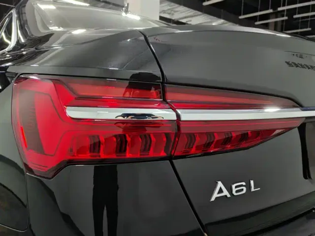 Audi A6L — Фото автомобиля 14