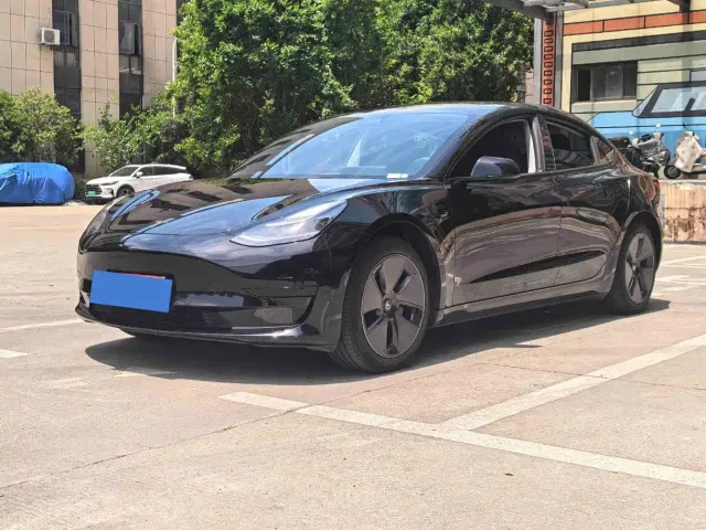 Фотография автомобиля — Tesla Model 3