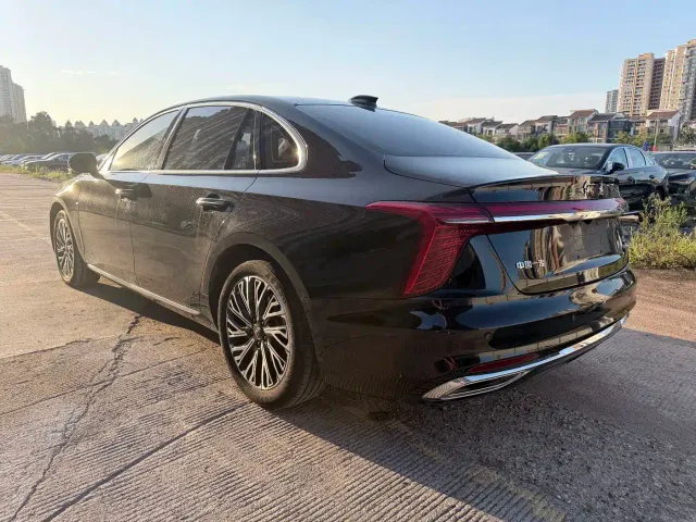 Hongqi H5 — Фото автомобиля 6