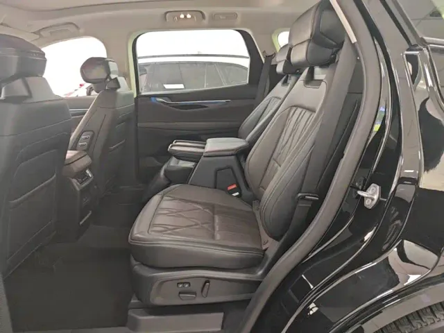 Ford Edge — Фото автомобиля 16