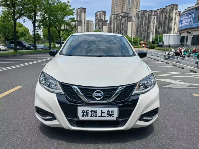 Nissan Tiida — Фото автомобиля 2