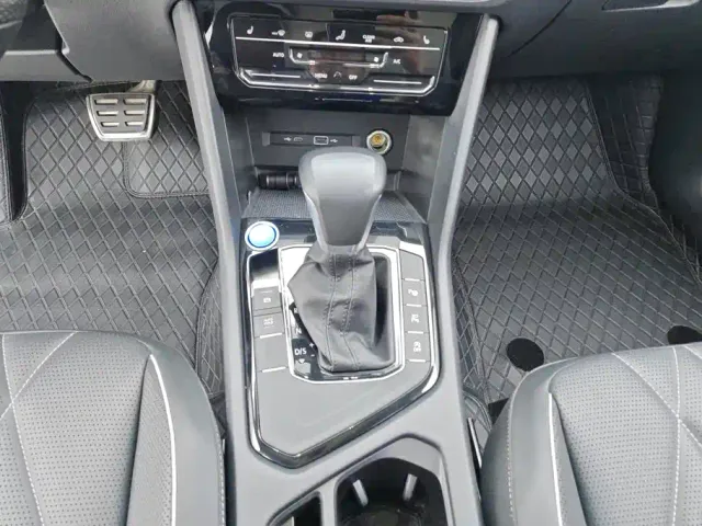 Volkswagen Tiguan L — Фото автомобиля 16