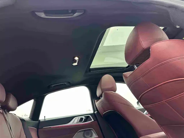 BMW i4 — Фото автомобиля 22