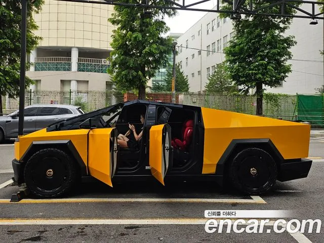 Tesla Cybertruck — Фото автомобиля 6