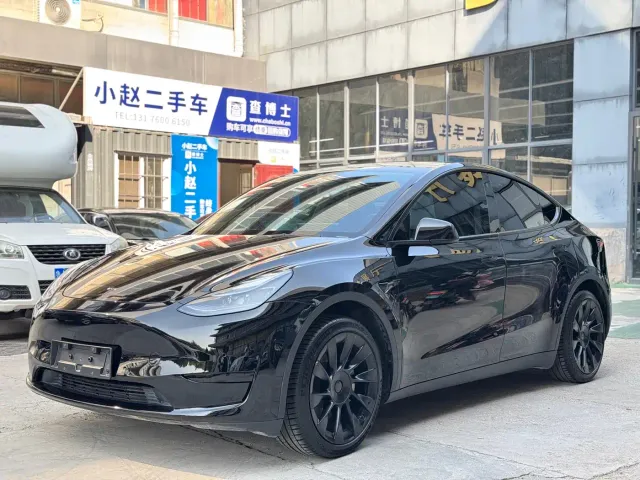 Фотография автомобиля — Tesla Model Y