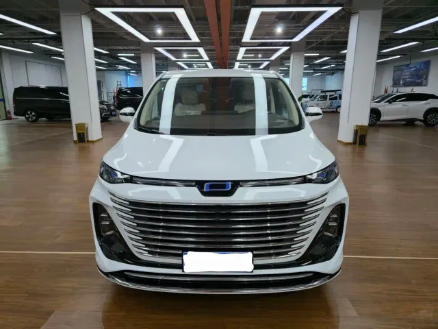 Bestune Besturn M9 — Фото автомобиля 2