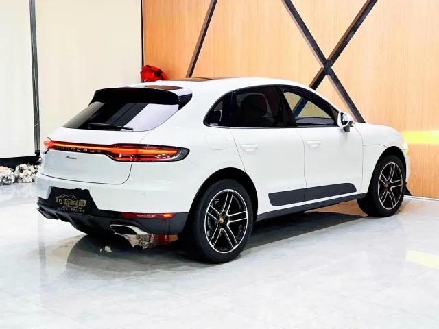 Porsche Macan — Фото автомобиля 13