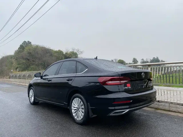 Volkswagen Lavida — Фото автомобиля 3