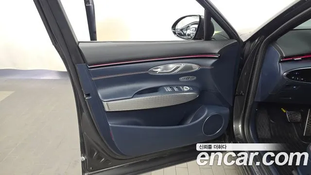 Genesis GV70 — Фото автомобиля 13