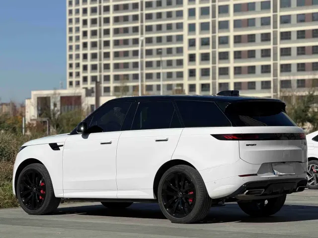Land Rover Range Rover Sport — Фото автомобиля 5