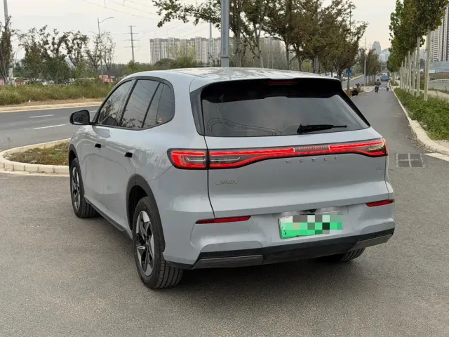 Geely Galaxy E5 — Фото автомобиля 8