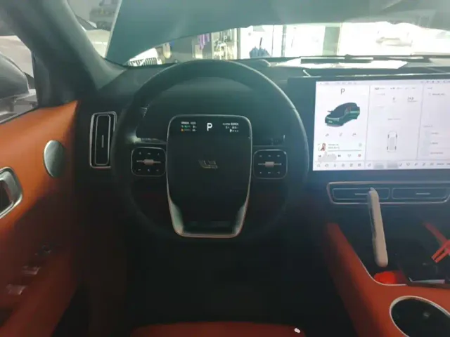 Li Auto L9 — Фото автомобиля 10