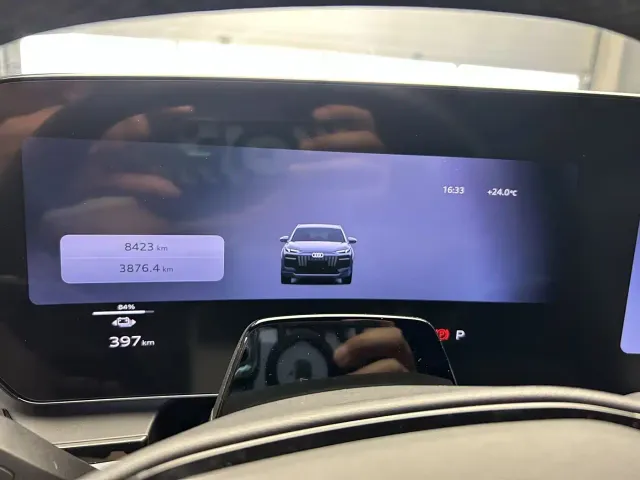 Audi Q6L e-tron — Фото автомобиля 9