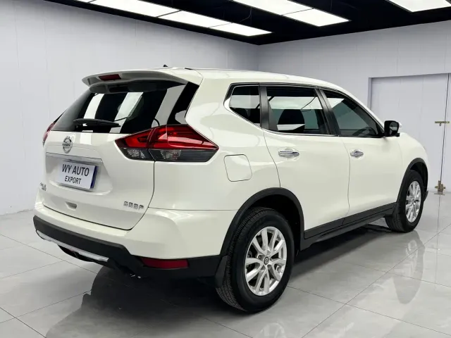 Nissan X-Trail — Фото автомобиля 4
