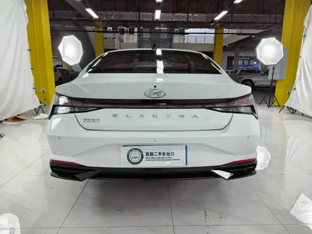 Hyundai Elantra — Фото автомобиля 7