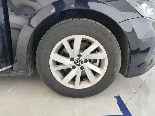 Volkswagen Passat — Фото автомобиля 6