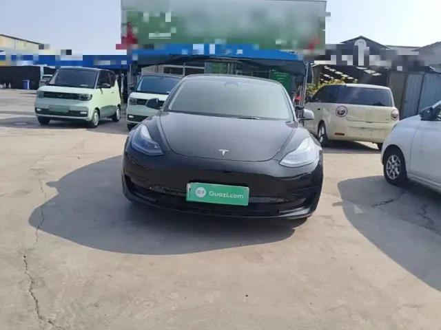 Tesla Model 3 — Фото автомобиля 2