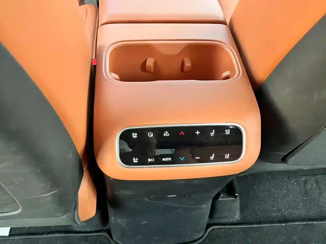 Leapmotor C16 — Фото автомобиля 12
