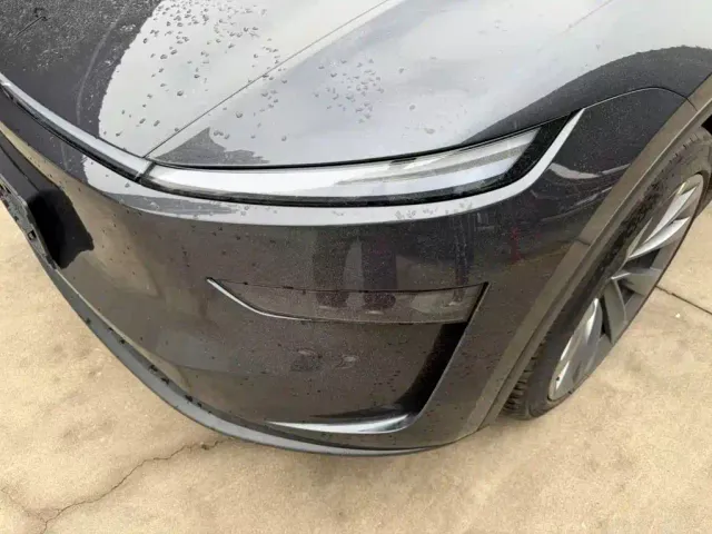 Tesla Model Y — Фото автомобиля 13