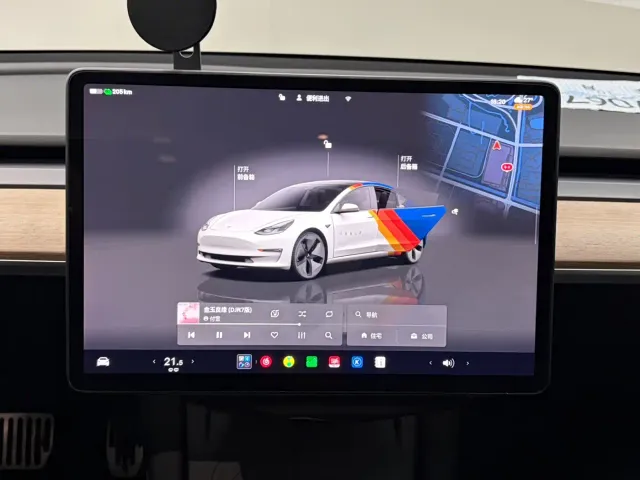 Tesla Model 3 — Фото автомобиля 8