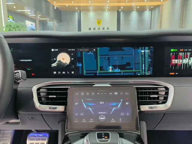 Hongqi E-HS9 — Фото автомобиля 10