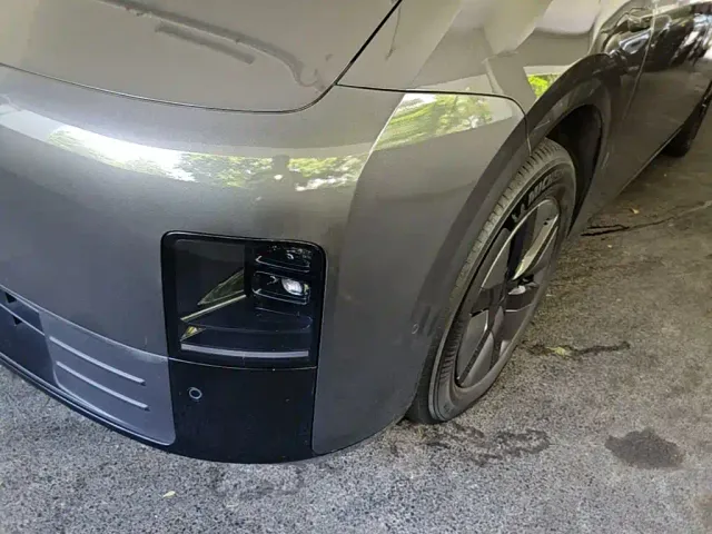 Li Auto MEGA — Фото автомобиля 23