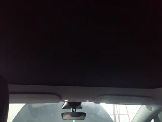 Tesla Model Y — Фото автомобиля 17