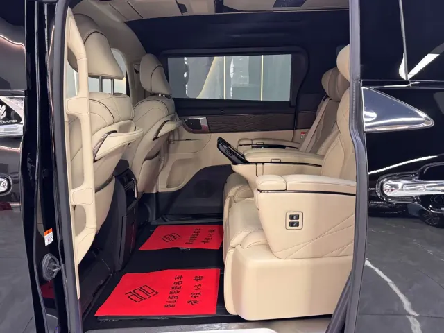 Toyota Alphard — Фото автомобиля 18