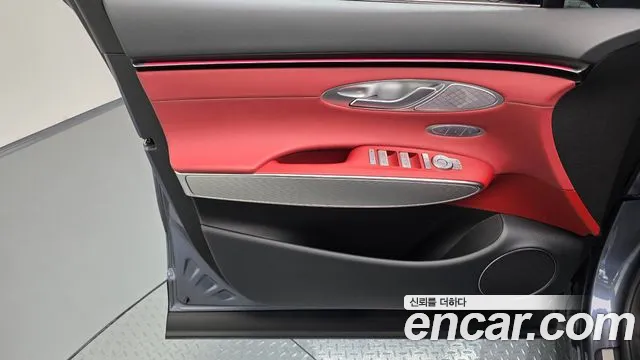 Genesis GV70 — Фото автомобиля 13