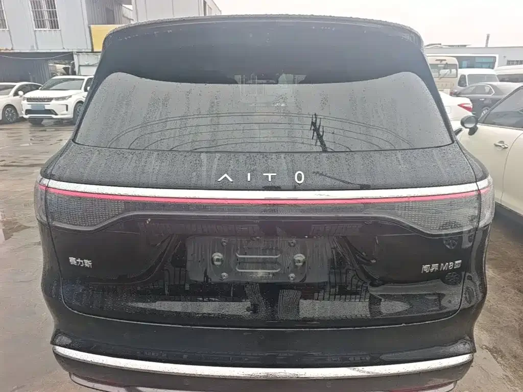 AITO Wenjie AITO M8 2025 Pure Electric Max+ 6-Seater Long Range Version — Фото автомобиля 5