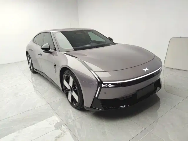 Xpeng P7 — Фото автомобиля 3