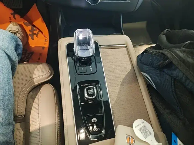 Volvo XC90 — Фото автомобиля 13