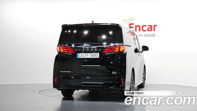 Toyota Alphard — Фото автомобиля 4