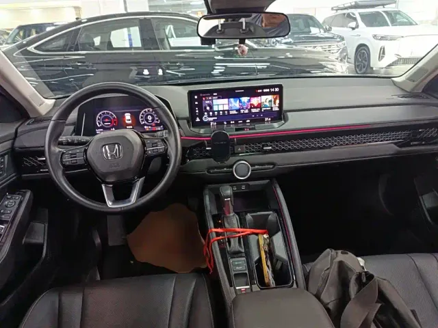 Honda Accord — Фото автомобиля 9