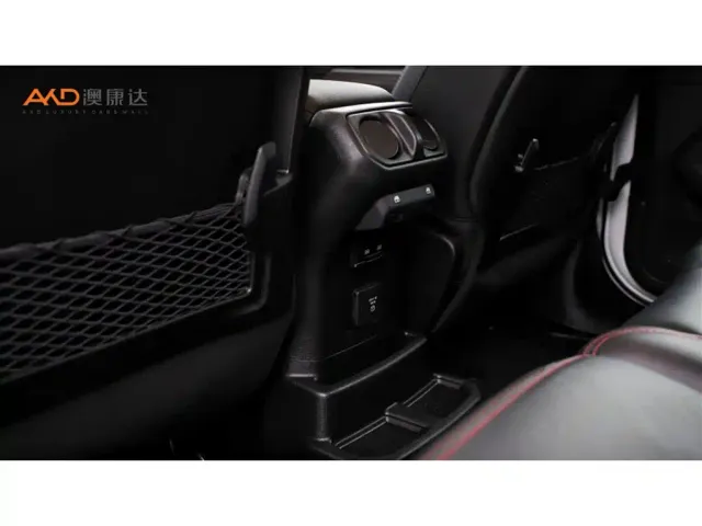 Jeep Wrangler — Фото автомобиля 9