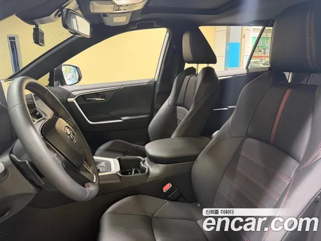 Toyota RAV4 — Фото автомобиля 13