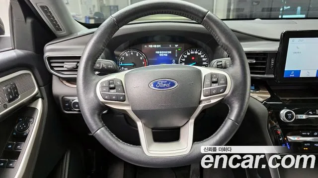 Ford Explorer Generation 6 — Фото автомобиля 13