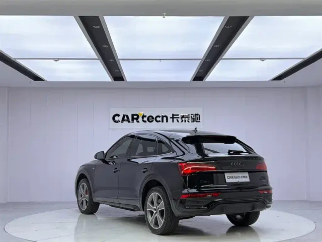 Audi Q5L Sportback — Фото автомобиля 3