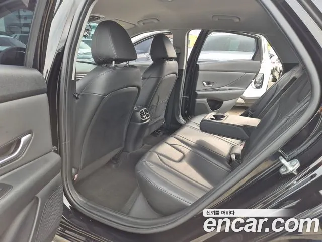 Hyundai Avante CN7 — Фото автомобиля 13