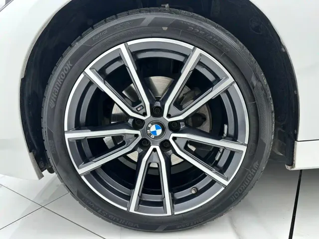 BMW 3 Series — Фото автомобиля 12